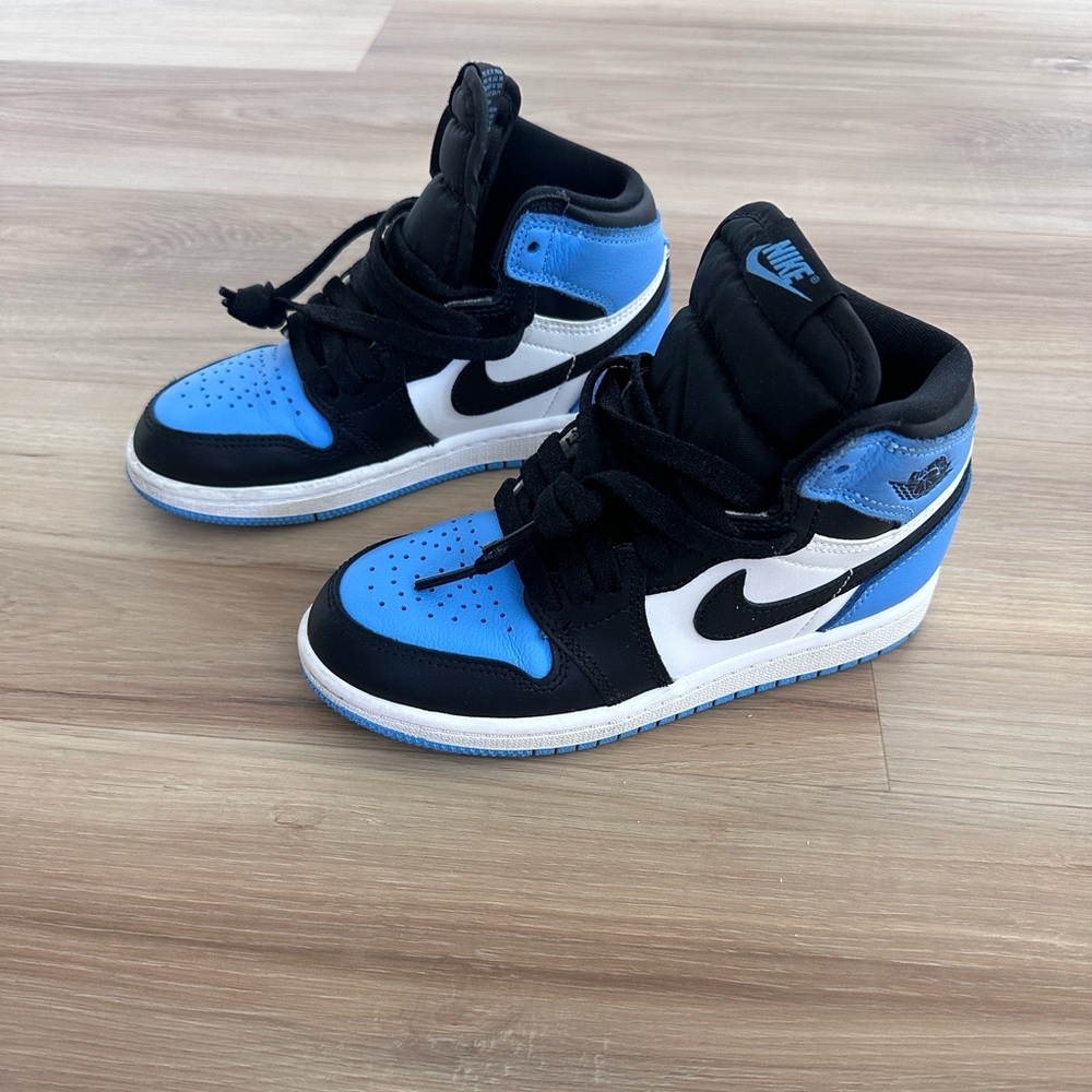 Nike Air Jordan 1 Retro High OG UNC Toe University Blue 13C preschool